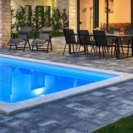 فيلة With 2 Pools بوريتش